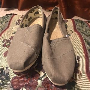 Gray TOMS